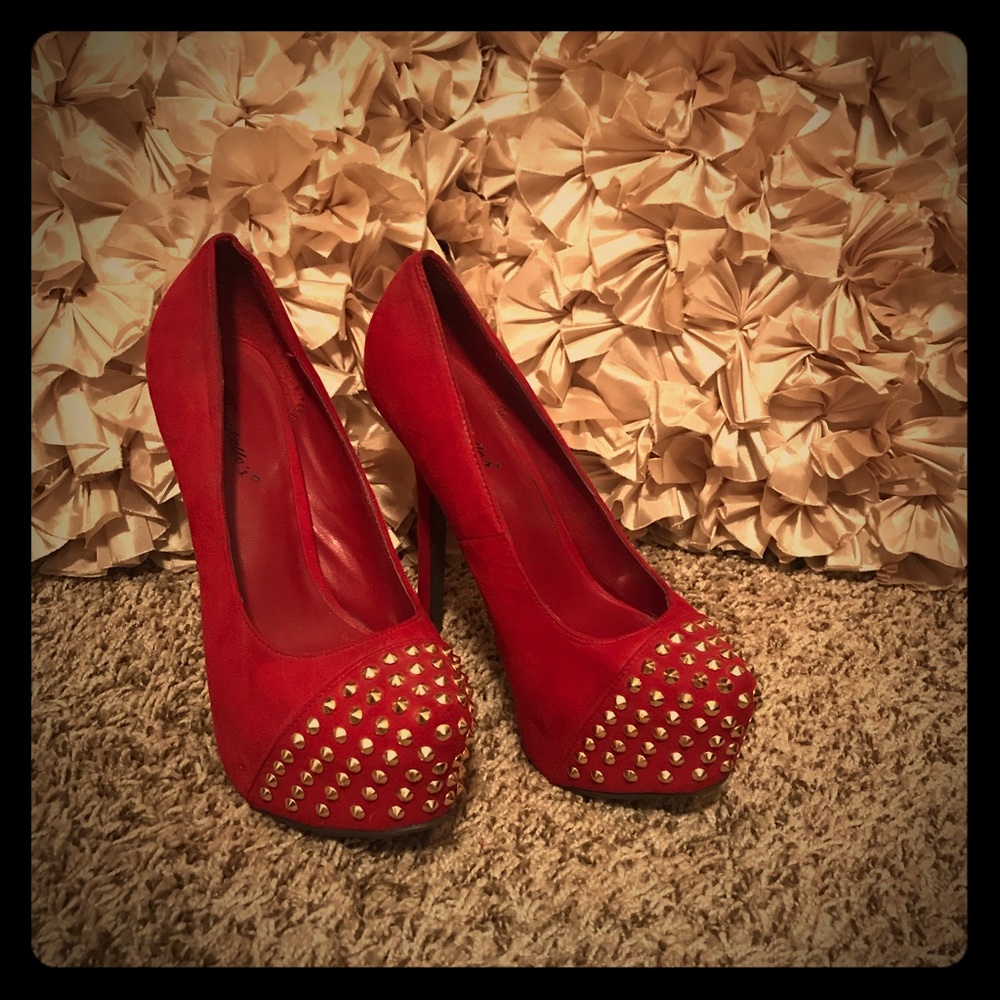Red Pumps